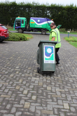 Clean Earth Wheelie Bin Collection